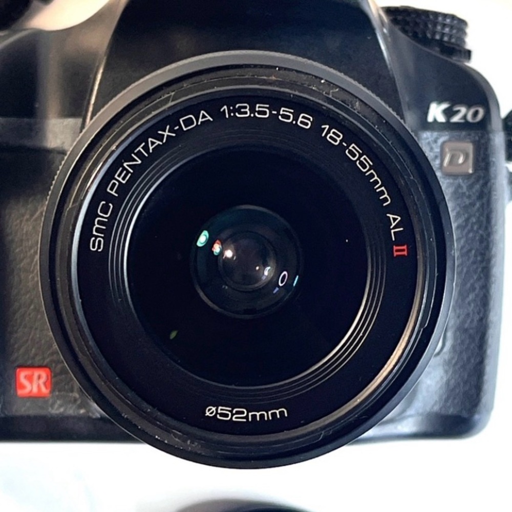 Pentax K20 Black Digital SLR Camera with Wide Angle and Telephoto Lenses - Picture 7 of 9
